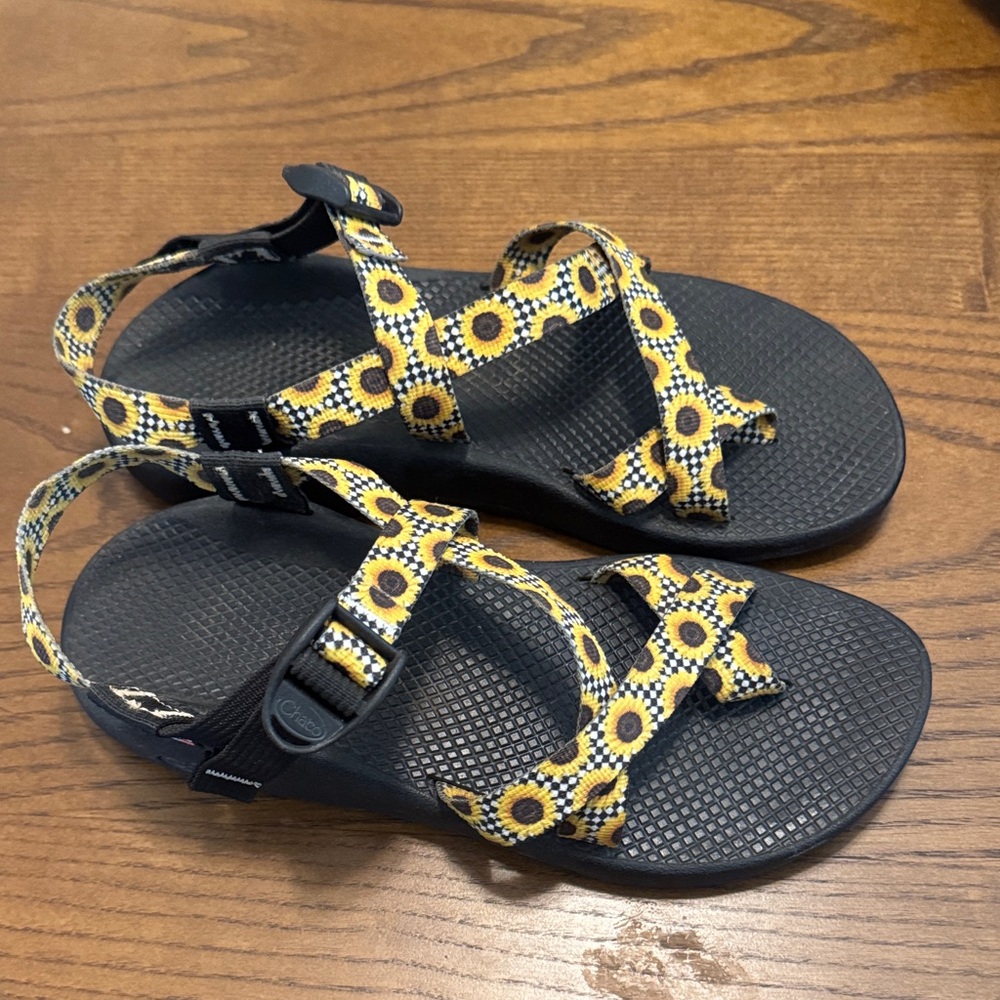 Chacos Sunflower Pattern Single Strap - image 1